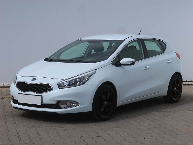Kia Ceed (2013) 1.4 CRDi, Serv.kniha, Tempomat - fotka 2 z 13