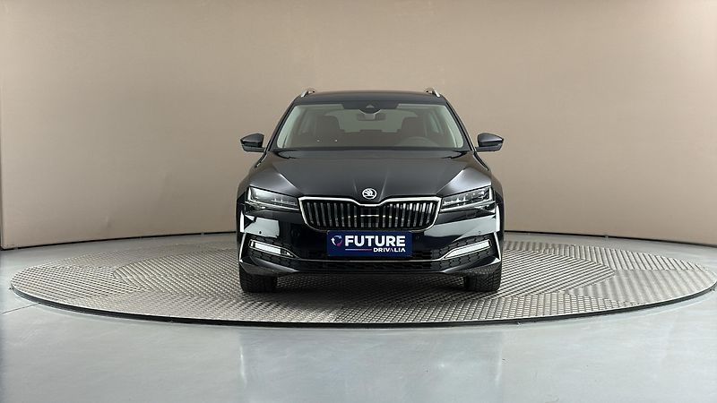 Škoda Superb 2.0 TDI DSG 4x4 L&K Combi - fotka 3 z 32