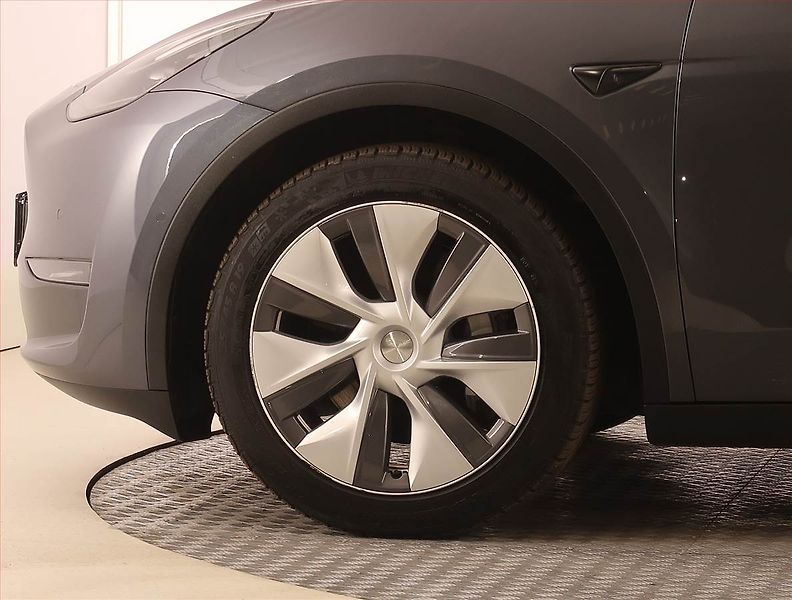 Tesla Model Y (2022) Long Range AWD 79kWh, SoH 92% - fotka 14 z 33
