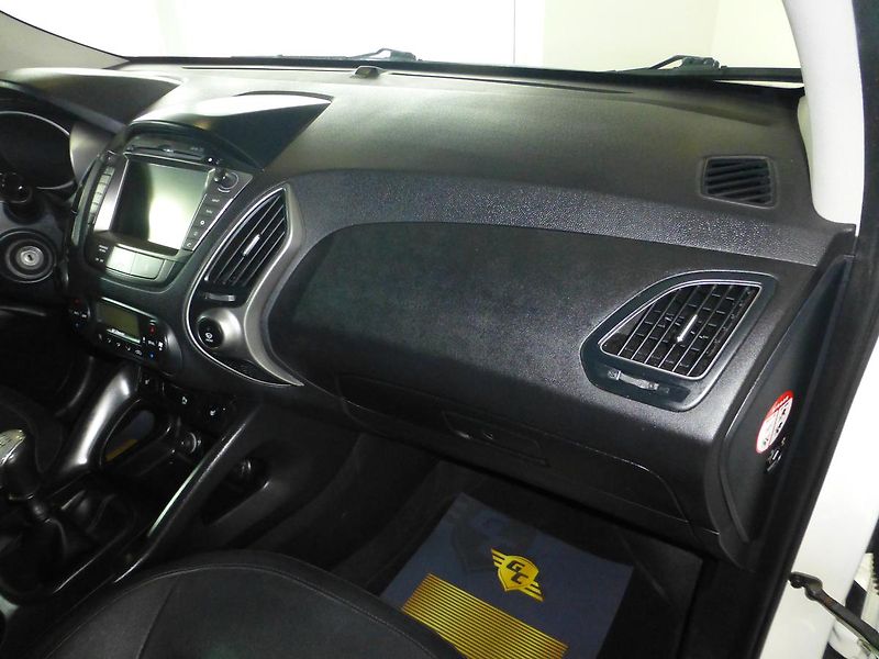 Hyundai ix35 (2015) 2,0I-122KW*VYHŘ.S*KAMER*PANORA - fotka 23 z 28