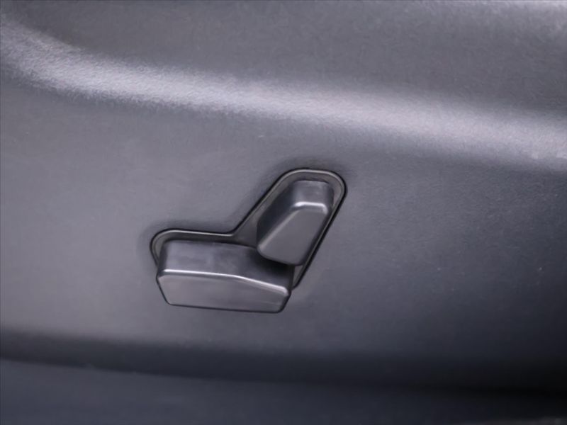 Jeep Grand Cherokee 3,0 CRD V6 184kW OverLand 4WD - fotka 15 z 34