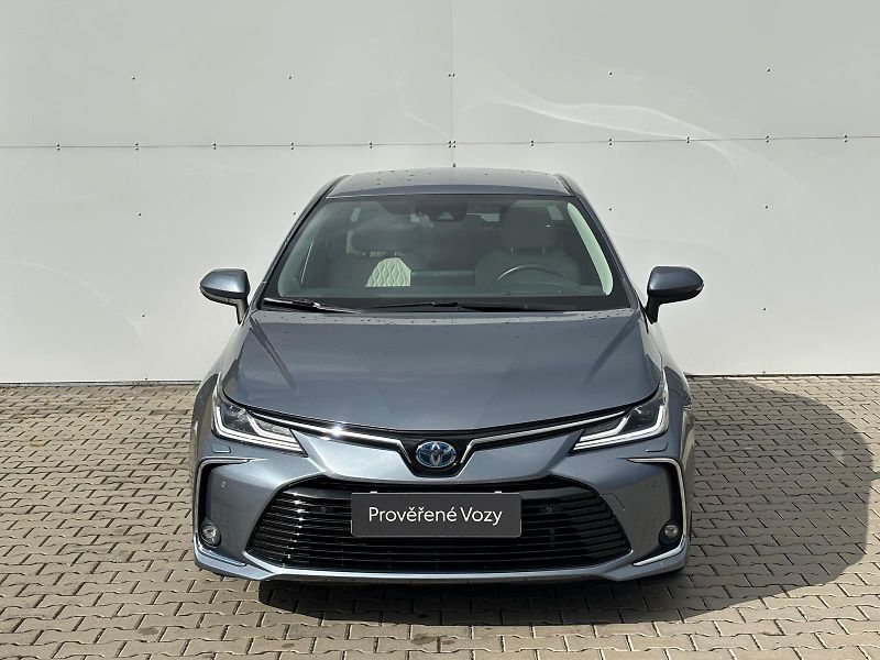 Toyota Corolla 1.8 HSD e-CVT Executive VIP - fotka 4 z 28