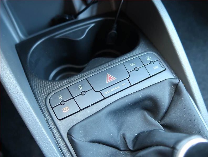Seat Ibiza (2010) 1.4 16V, po STK, jezdí dobře - fotka 18 z 18