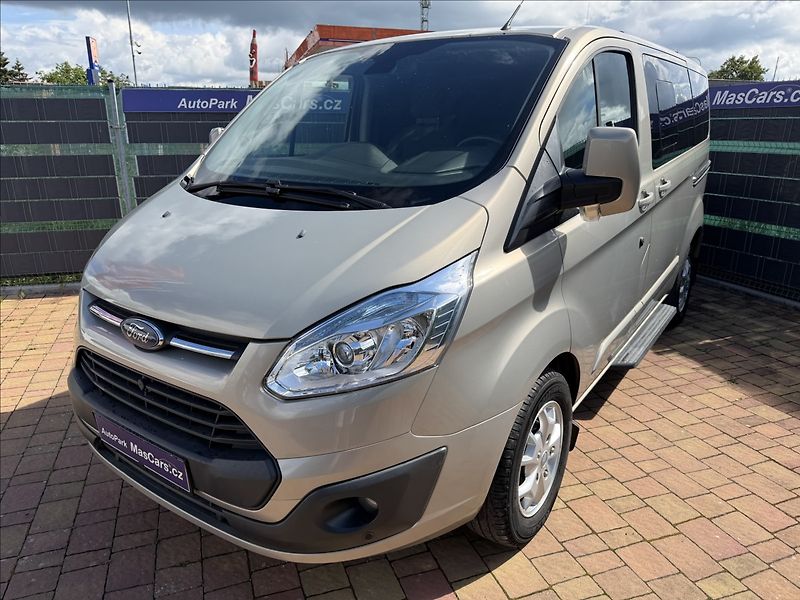 Ford Tourneo Custom 2.2 TDCi Titanium 8míst - fotka 4 z 22