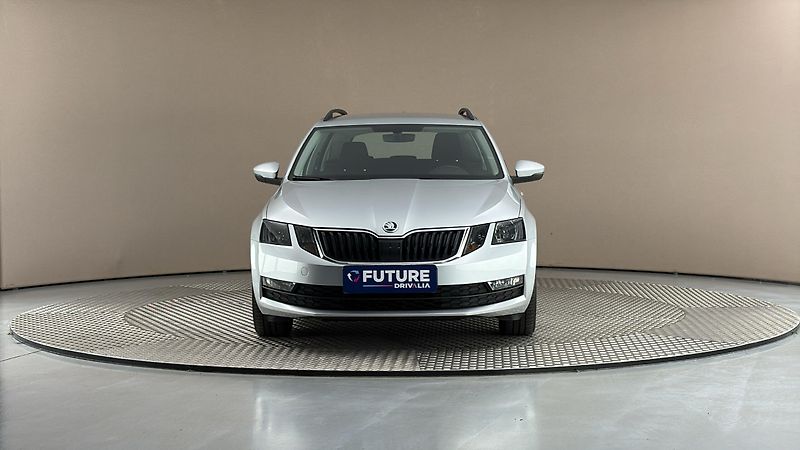 Škoda Octavia 1.6 TDI Ambition Combi - fotka 3 z 24