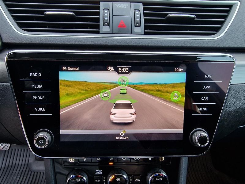 Škoda Superb 2.0TDI 110kW,původ ČR,1.Maj - fotka 26 z 50