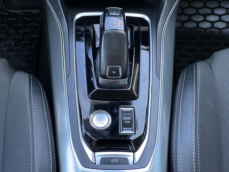 Peugeot 308 1.5HDi KLIMA KAMERA NAVI ALU - fotka 25 z 44
