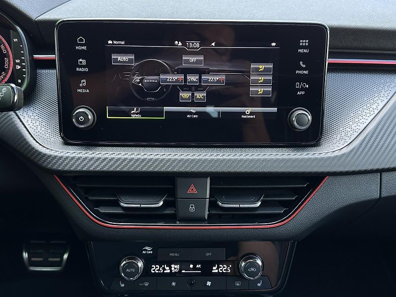 Škoda Scala 1.0TSi DSG Monte Carlo 116PS M - fotka 24 z 42