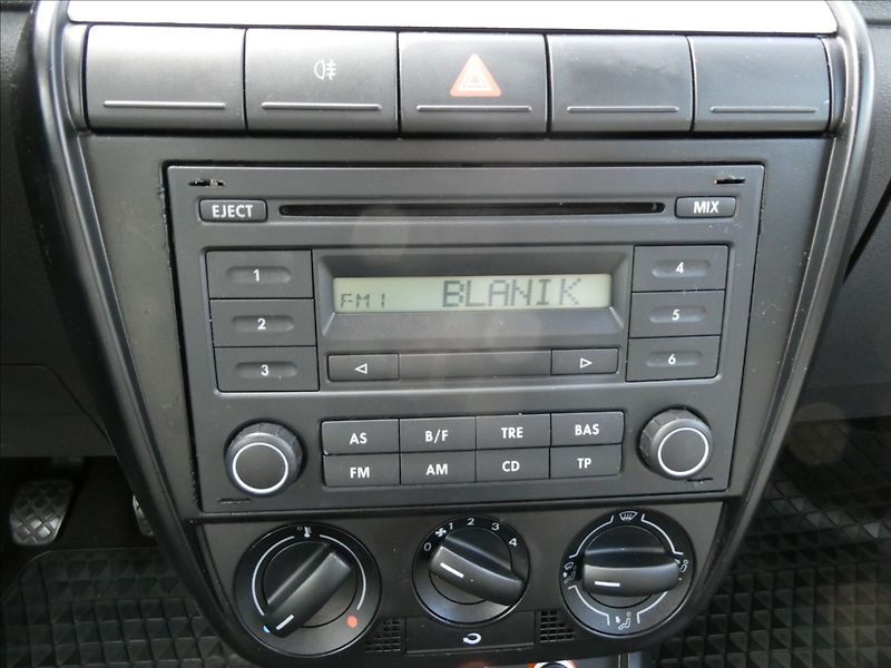 Volkswagen Fox 1,2 HTP 2 x kola - fotka 25 z 31