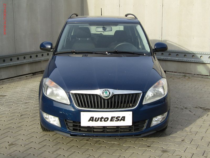 Škoda Fabia (2012) 1.6 TDi, ČR, AC, tažné - fotka 2 z 17