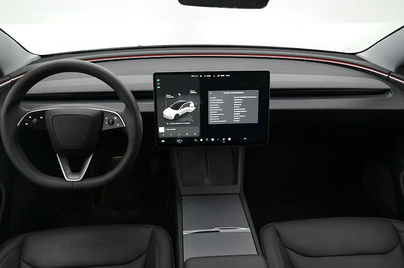 Tesla Model 3 Long Range AWD Highland - fotka 6 z 22