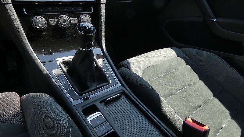 Volkswagen Golf Combi 1,4 TSI Highline 110 kW - fotka 6 z 22