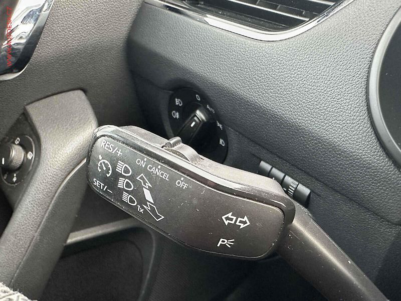 Škoda Octavia (2015) 1.6 TDi, Ambition, AC, park - fotka 12 z 23