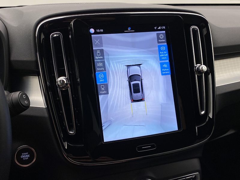 Volvo XC40 B3 PLUS BLACK EDITION AUT CZ - fotka 55 z 56