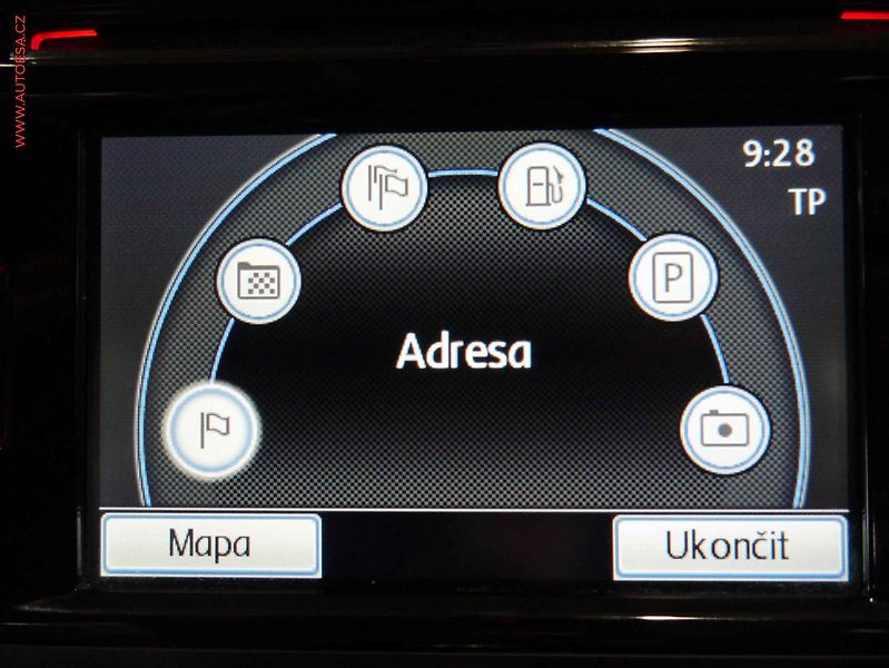 Volkswagen Golf (2011) 1.6TDi, Navi, AC - fotka 15 z 21