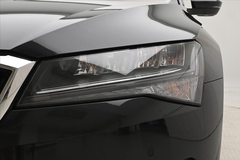 Škoda Superb 2,0 TDI 110kW DSG Clever Záruk - fotka 28 z 30