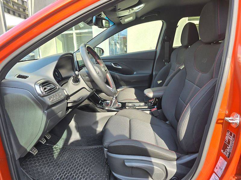 Hyundai i30 1.5i N-Line, serv.kn., 1.maj. - fotka 6 z 27