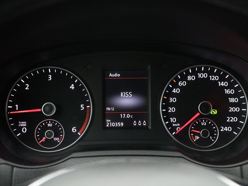 Volkswagen Sharan 2,0 TDI 130kW DSG 4Motion CZ - fotka 16 z 33