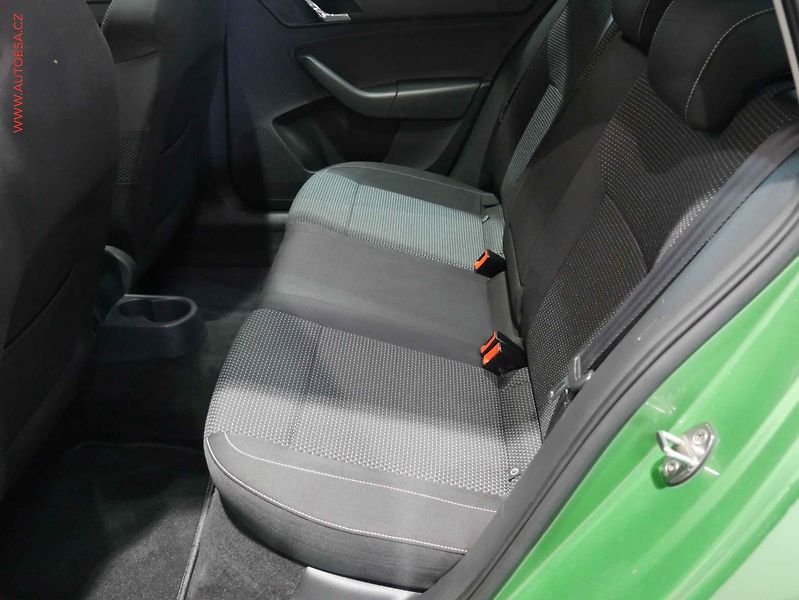 Škoda Rapid (2014) 1.2 TSi, 1.maj, Xenon - fotka 10 z 18