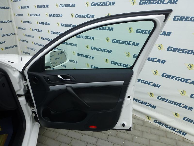 Škoda Octavia (2012) 1,2TSI-77KW*KLIMA***TAŽNÉ* - fotka 15 z 23