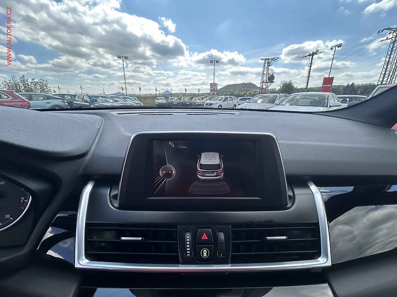 BMW Řada 2 (2016) 1.5i, ČR, autoAC, temp - fotka 17 z 19