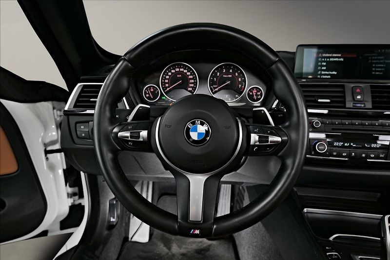 BMW Řada 4 430i M-Sport - fotka 17 z 24