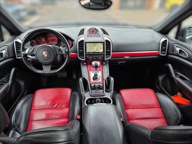 Porsche Cayenne 3,0 TDi Individual - fotka 10 z 18