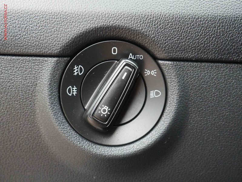 Škoda Octavia (2017) 2.0TDi, DSG, navi, xenon - fotka 17 z 19