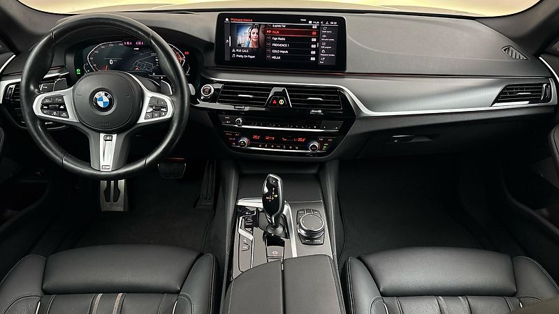 BMW Řada 5 540d AUT xDrive M-sport Tourin - fotka 8 z 33