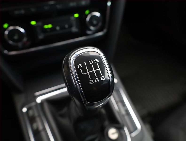 Škoda Superb (2014) 2.0 TDI, Serv.kniha, Navi - fotka 14 z 19