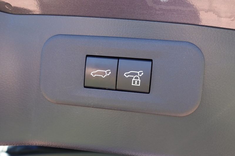 Lexus NX 350h NX350h Executive 4x4 - fotka 16 z 32