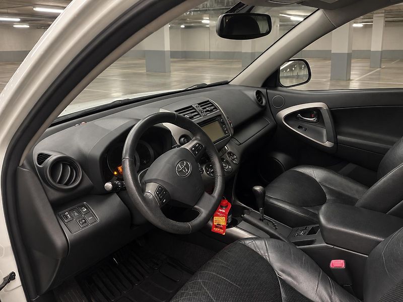 Toyota RAV4 (2013) - fotka 5 z 5