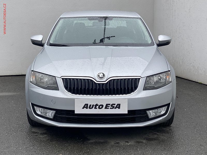 Škoda Octavia (2016) 1.6 TDi, ČR, Style, DSG - fotka 2 z 17