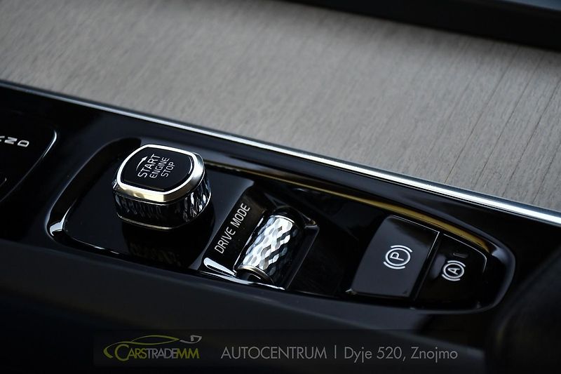Volvo XC60 B4 INSCRIPTION AWD - fotka 34 z 53