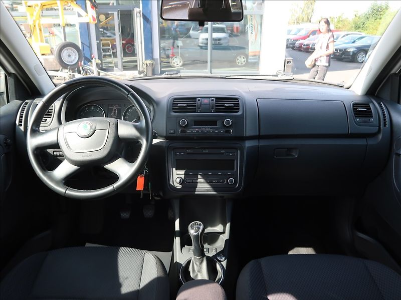 Škoda Fabia 1,2 i,NovéČR,Elegance,aut.klim - fotka 16 z 21