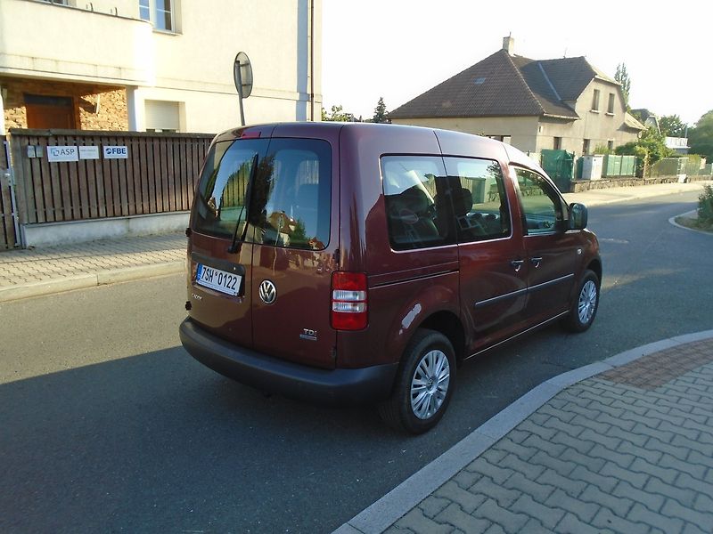 Volkswagen Caddy (2013) 1.6 TDI, 5.Míst ,Klima - fotka 7 z 22