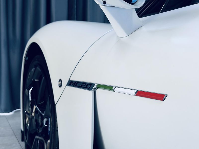 Maserati MC20 (2021) NOVITEC Bianco Audace Lift MAX - fotka 15 z 32