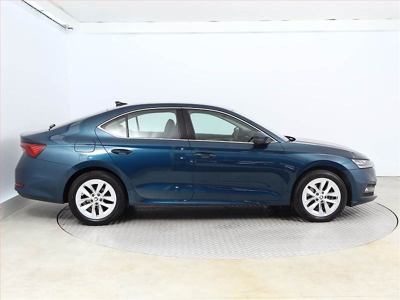 Škoda Octavia (2022) Style 2.0 TSI - fotka 6 z 20