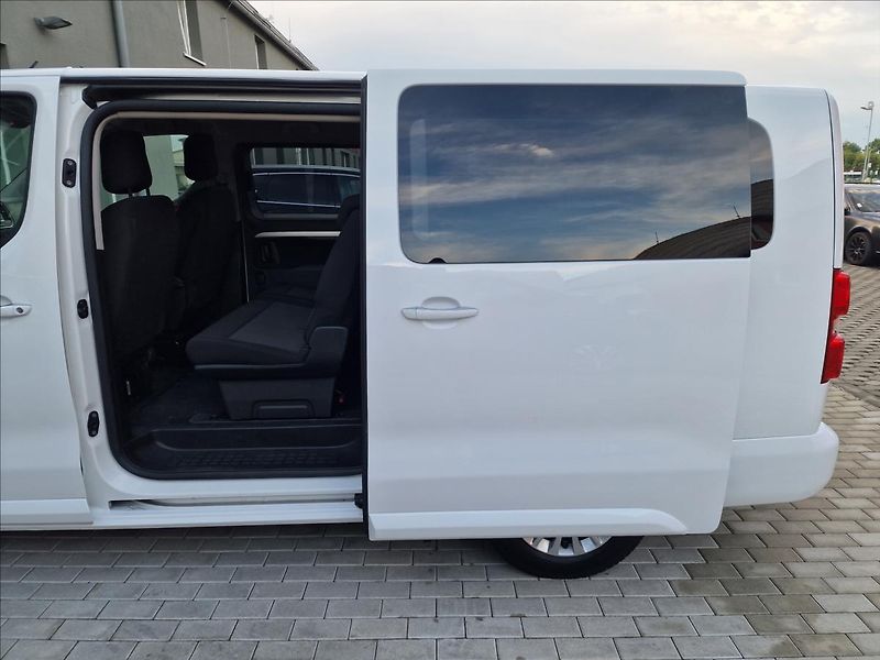 Toyota ProAce Verso 2.0 D-4d 110kW L2 Shuttle, ČR - fotka 20 z 50