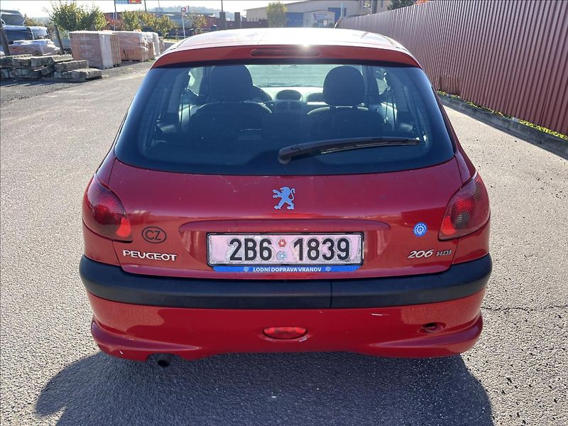 Peugeot 206 1,4 HDi SERVIS VSTŘIKY ROZVODY - fotka 7 z 27