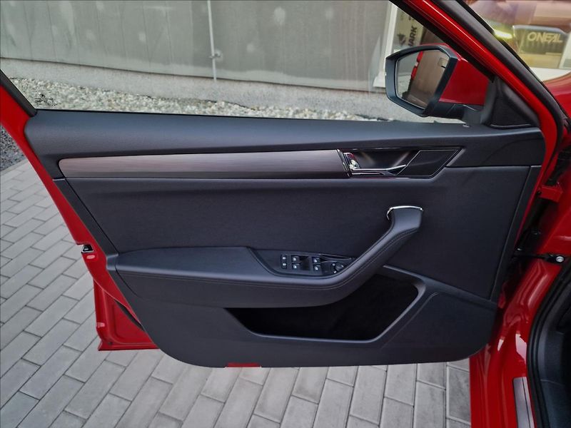 Škoda Superb 2.0 TDI 110kW Style,ČR,1.Maj. - fotka 38 z 50
