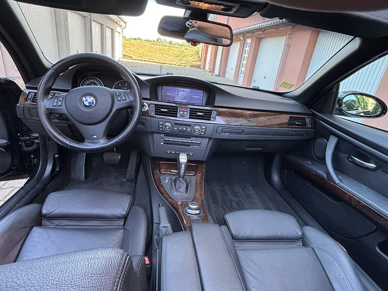 BMW Řada 3 (2008) - fotka 14 z 27