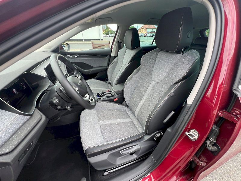 Škoda Octavia (2025) Top Selection 1.5TSi M-HEV 110 - fotka 11 z 30