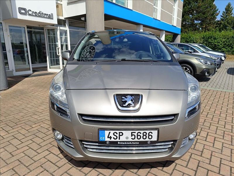 Peugeot 5008 1,6 THP - fotka 8 z 19