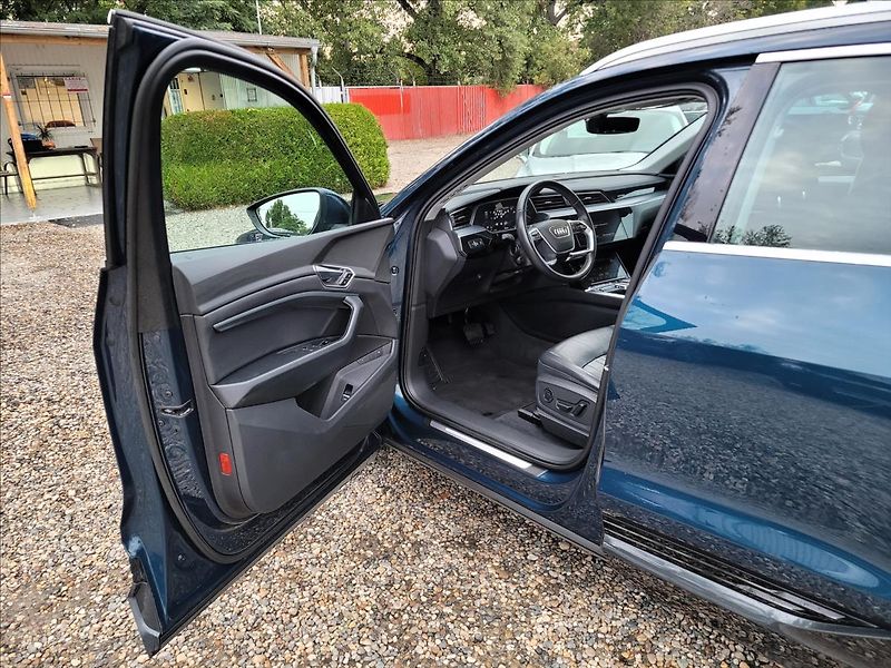 Audi e-tron 0,0 55,95KWH,4x4,SOH 90,6% - fotka 7 z 50