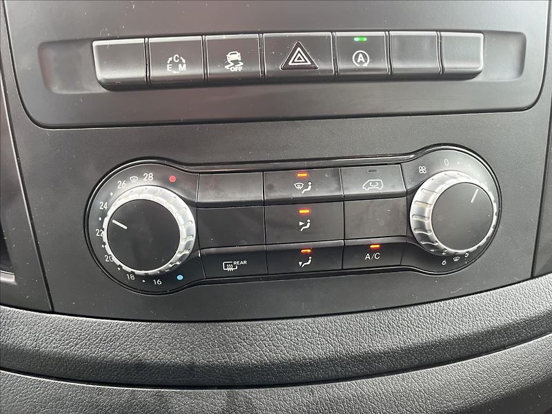 Mercedes-Benz Vito 2,1 119CDi 8.MÍST LONG 4x4 AUT - fotka 21 z 49