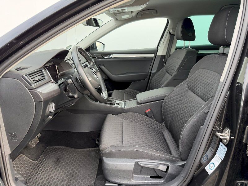 Škoda Superb (2022) 2.0 TDI 110kW DSG Business - fotka 5 z 35