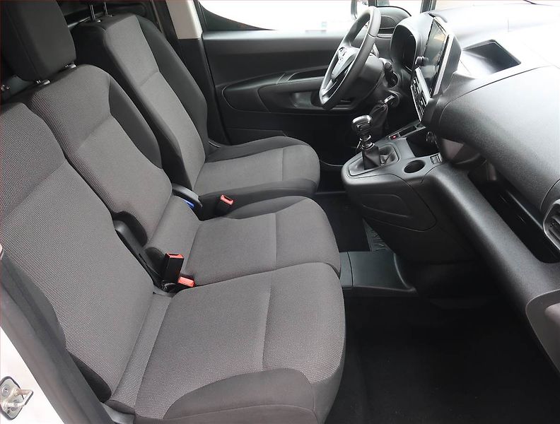 Opel Combo (2022) 1.5 CDTI, 3Místa, ČR, DPH - fotka 7 z 18