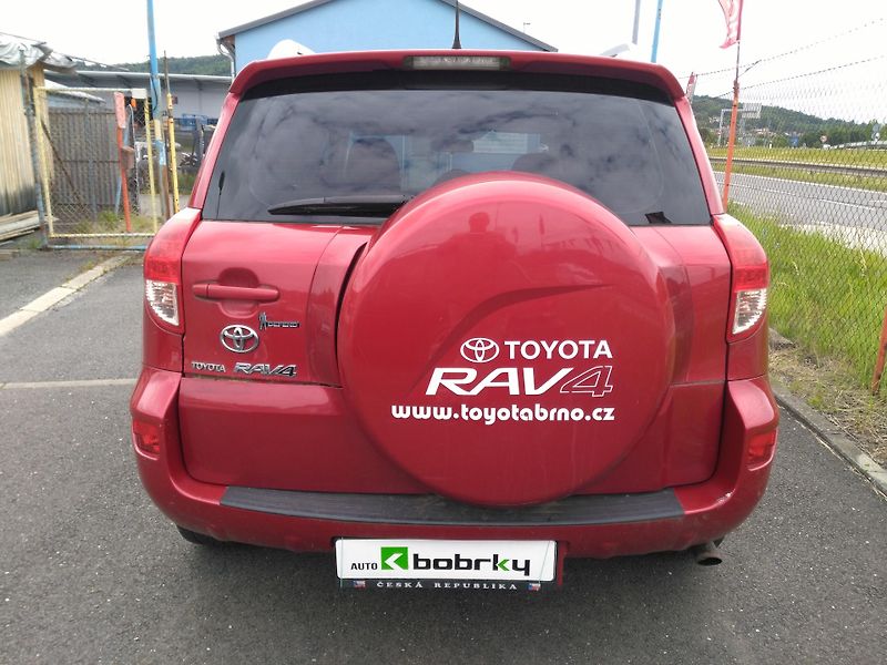 Toyota RAV4 2,2 D-4D - fotka 30 z 31