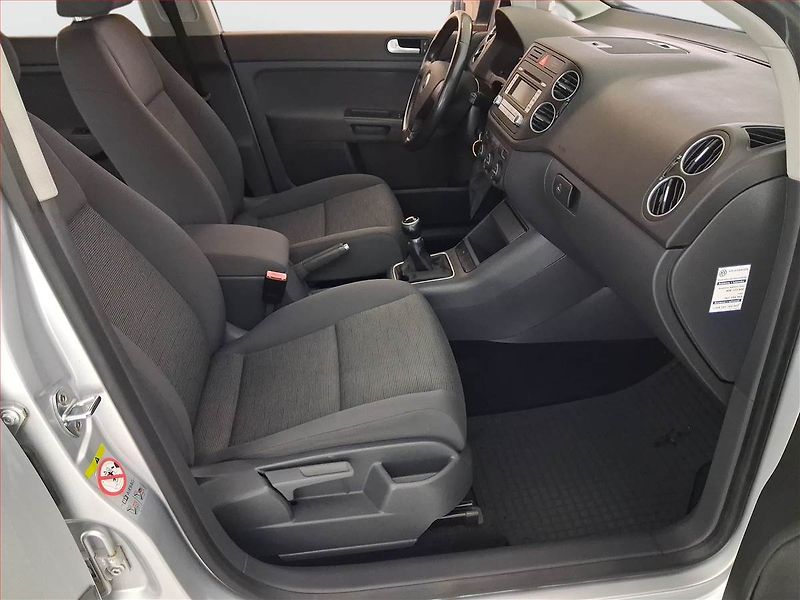 Volkswagen Golf Plus (2007) 1.6, rezervace - fotka 9 z 17